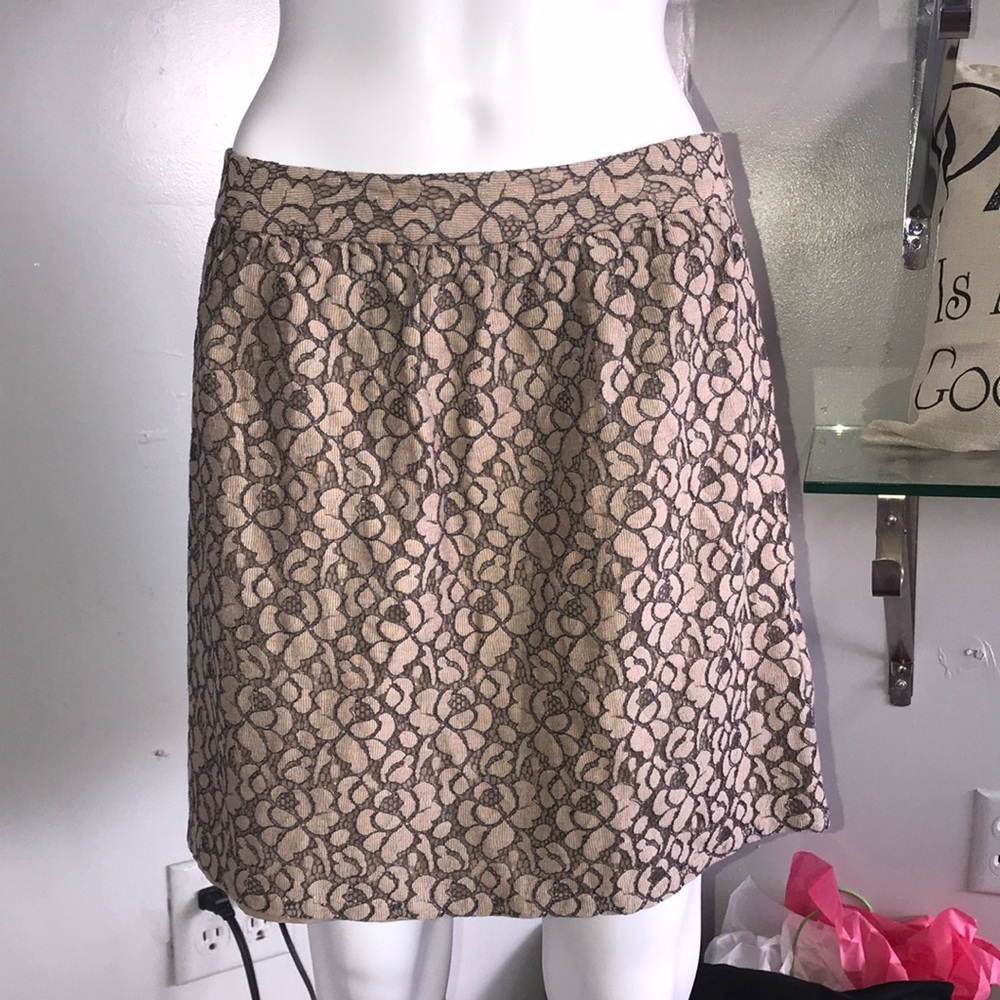 Lace skirt